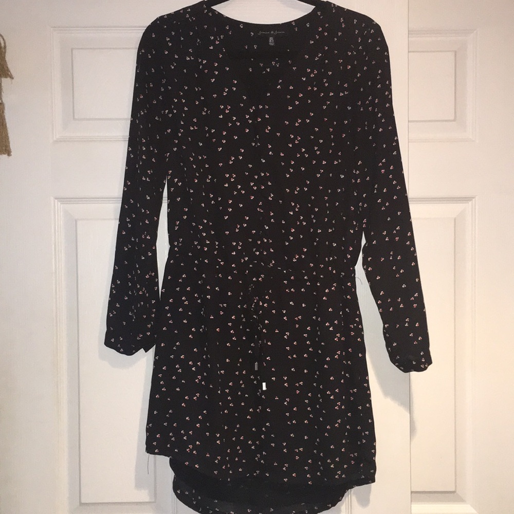 Women’s mini -long sleeved dress